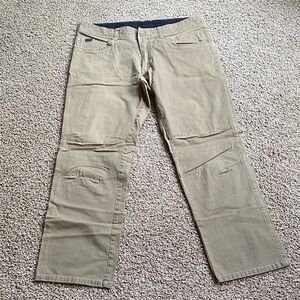 EUC men’s Kuhl pants